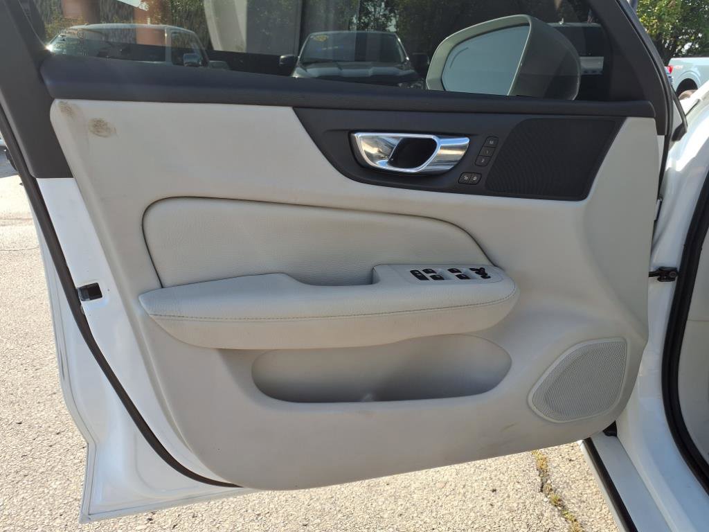 Used 2020 Volvo S60 T5 Momentum w/ Protection Package Premier image 11