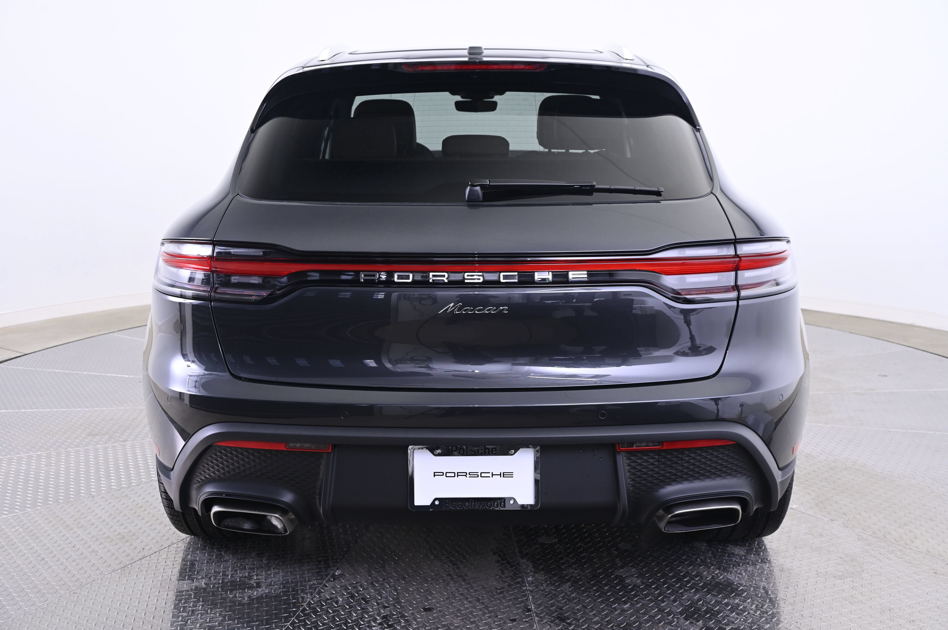 Certified 2026 Porsche Macan AWD/4WD image 6
