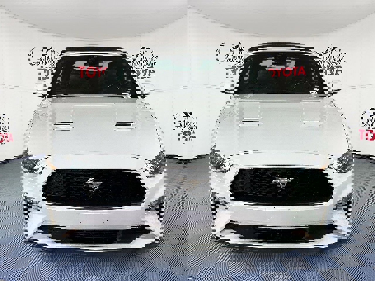 Used 2022 Ford Mustang Premium image 2