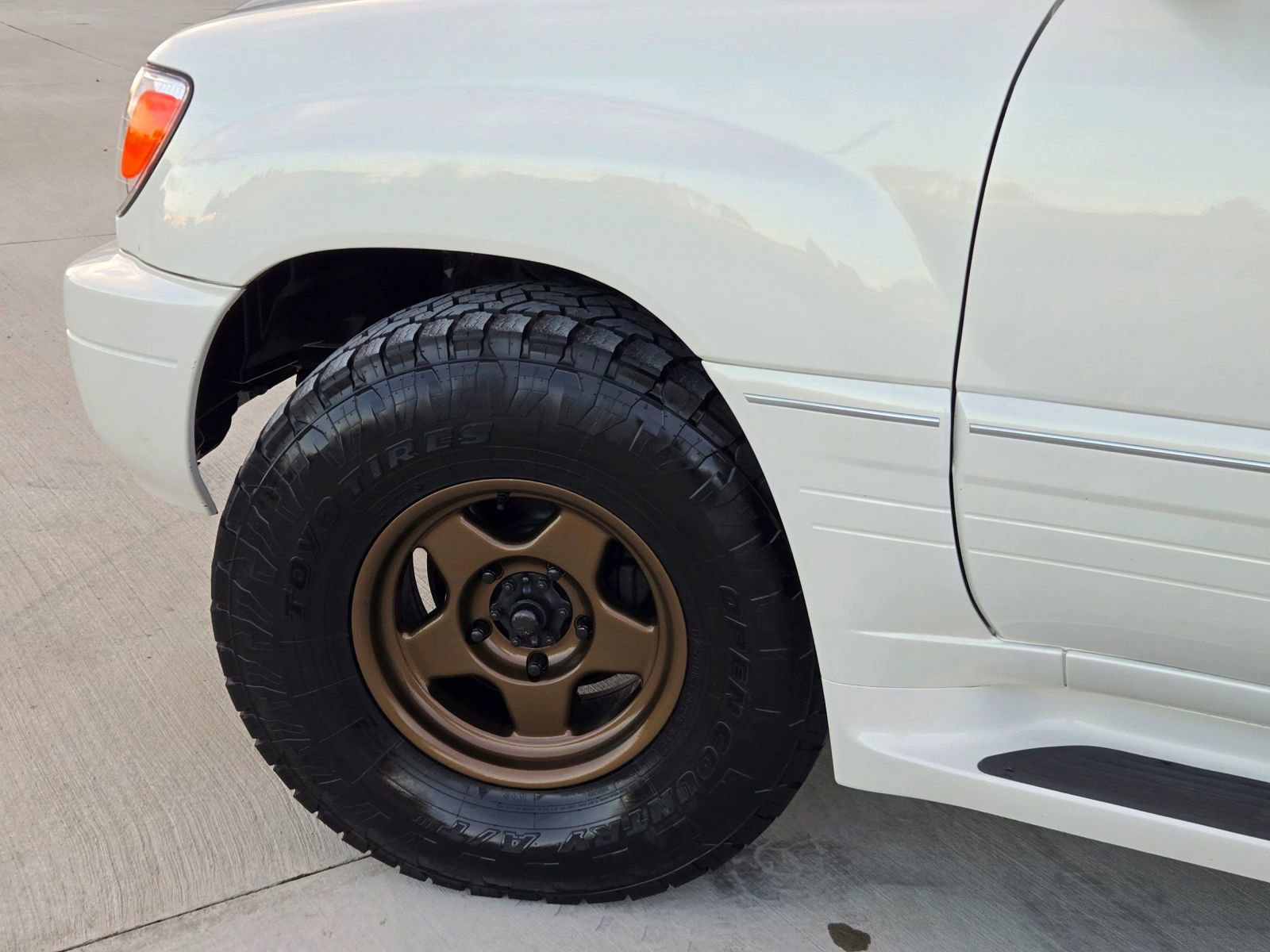 Used 1999 Lexus LX 470 4WD image 45