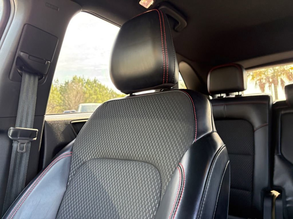 Used 2025 Ford Escape ST-Line image 13