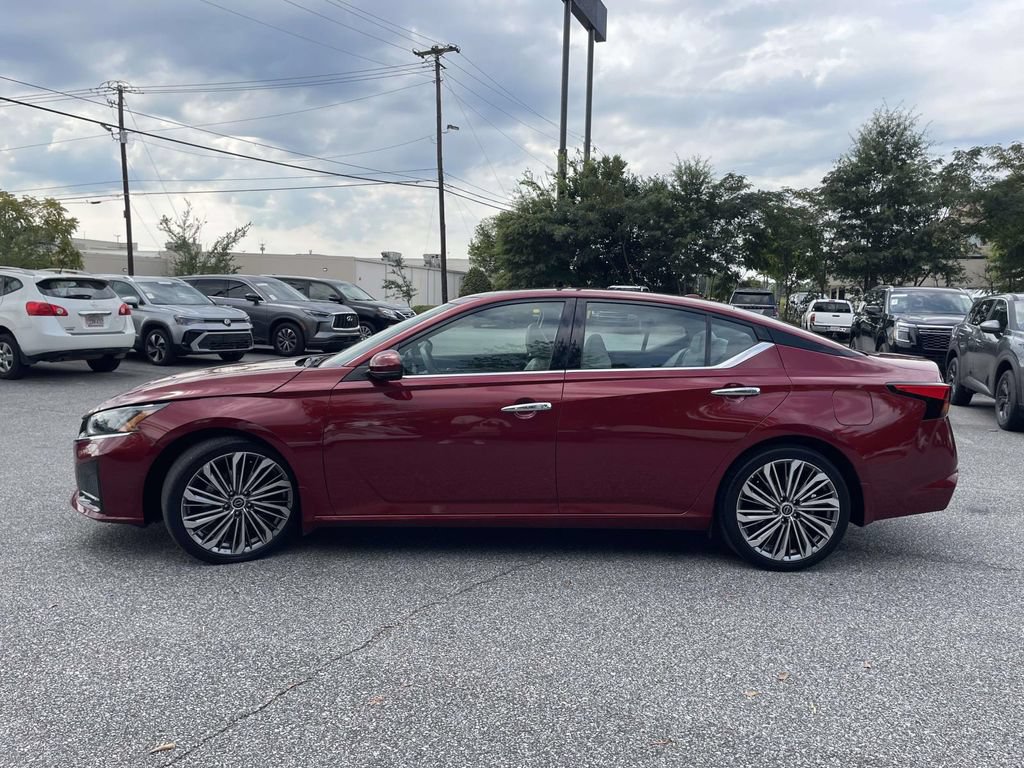 Used 2024 Nissan Altima 2.5 SL FWD image 6