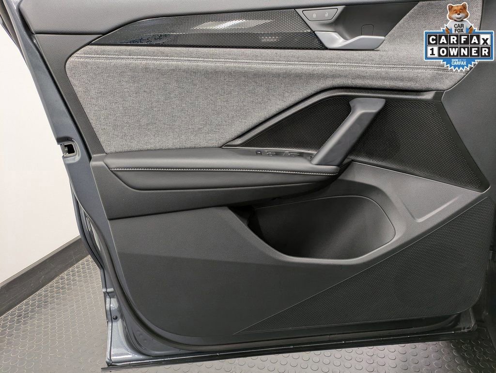 Used 2025 Volkswagen Tiguan S image 7