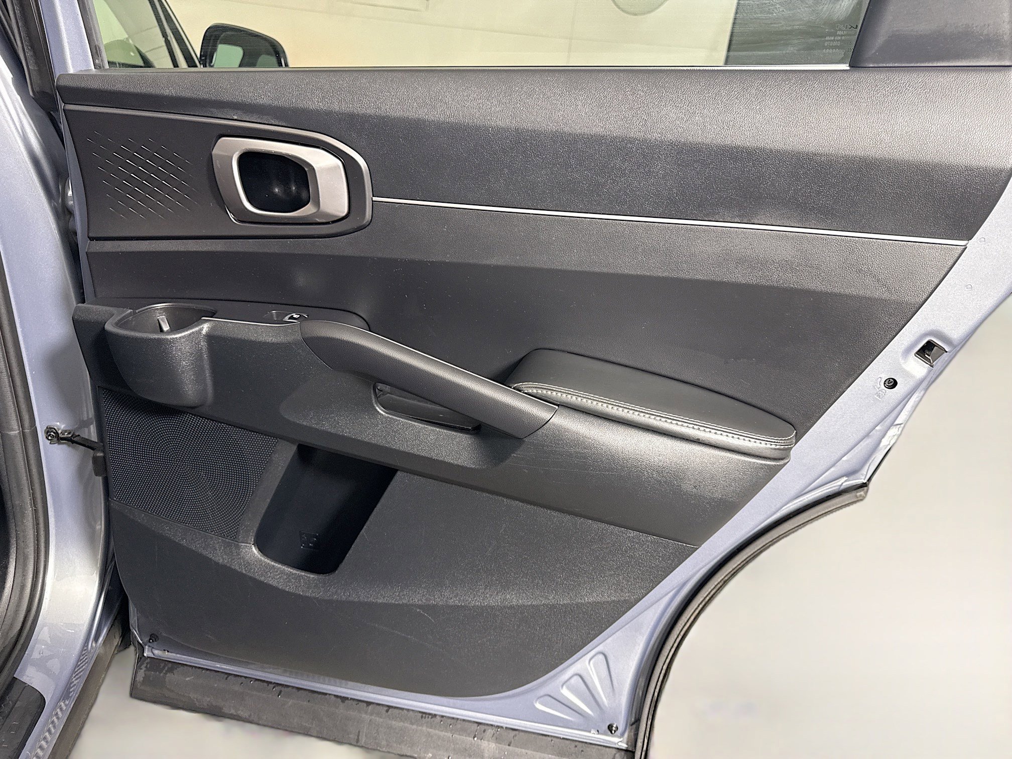 Used 2025 Kia Sorento LX image 28