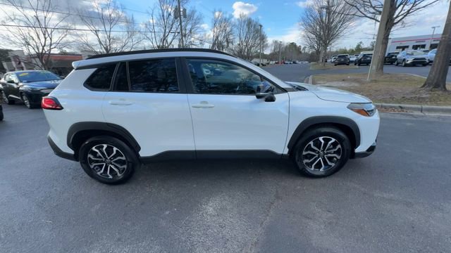 Used 2025 Toyota Corolla Cross SE image 18