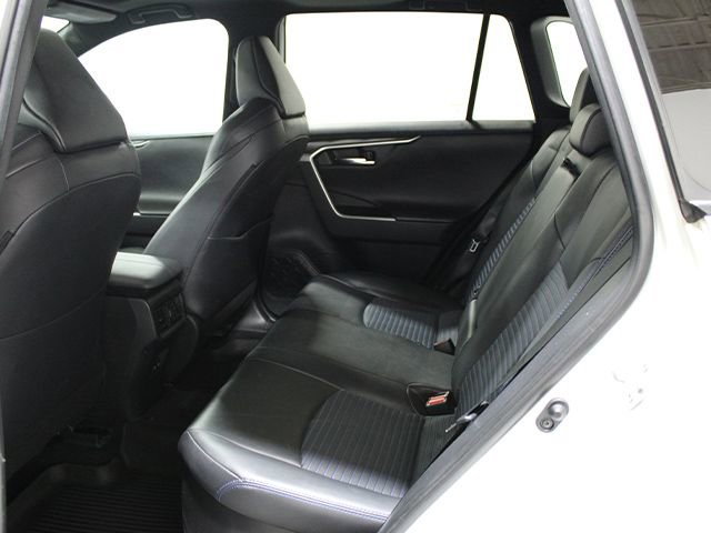 Used 2020 Toyota RAV4 XSE w/ XSE Grade Weather Package AWD/4WD image 16