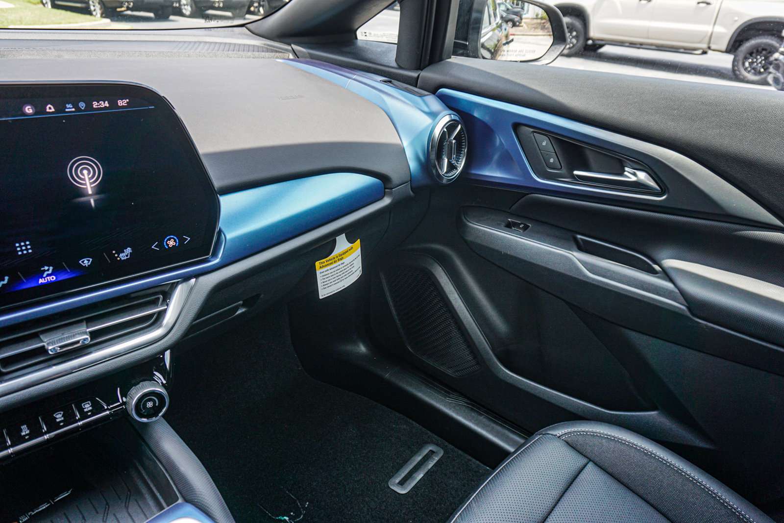 New 2026 Chevrolet Equinox EV LT FWD image 39