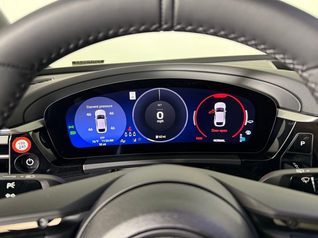 New 2025 Porsche Macan 4 Electric image 33