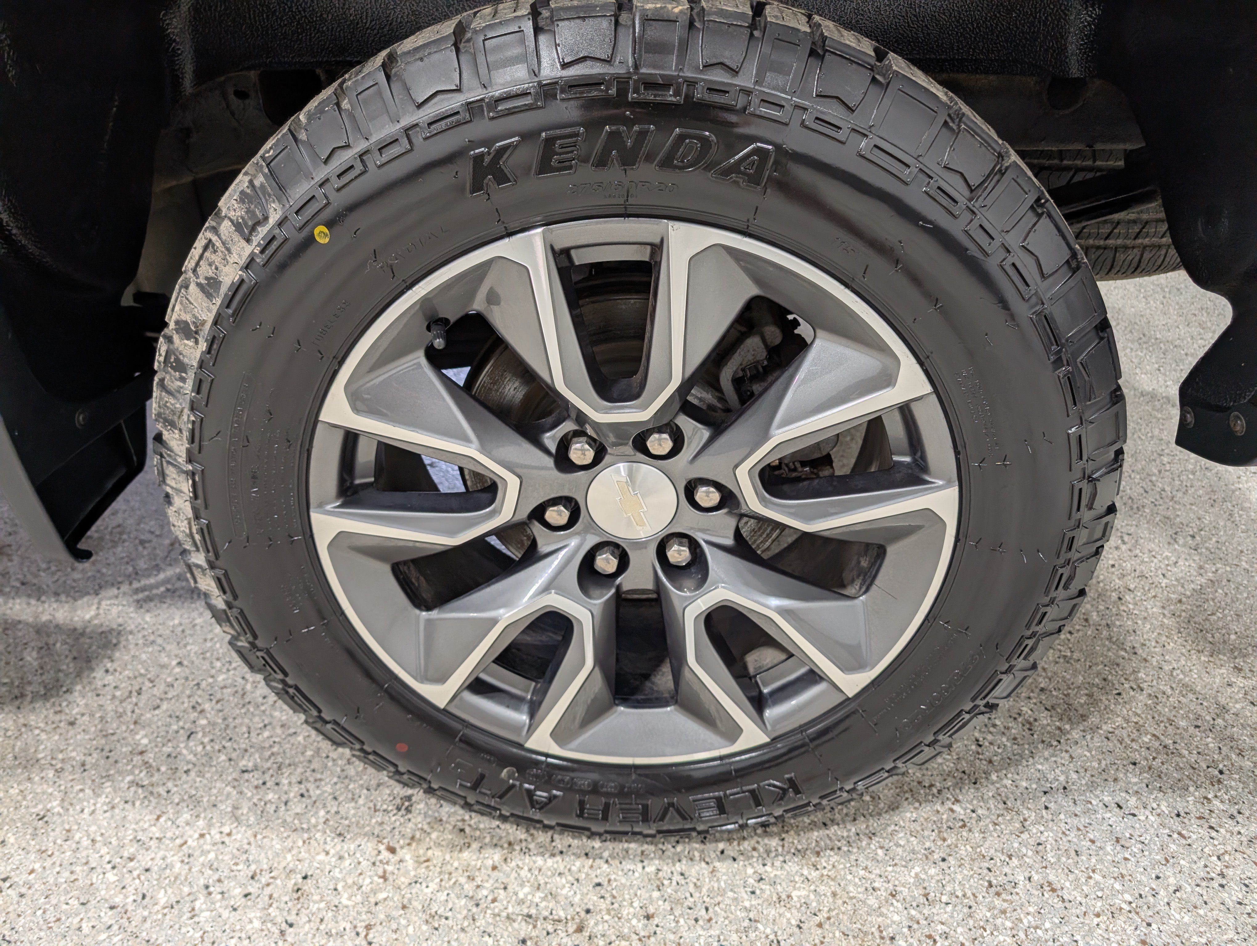 Used 2022 Chevrolet Silverado 1500 LT AWD/4WD image 12