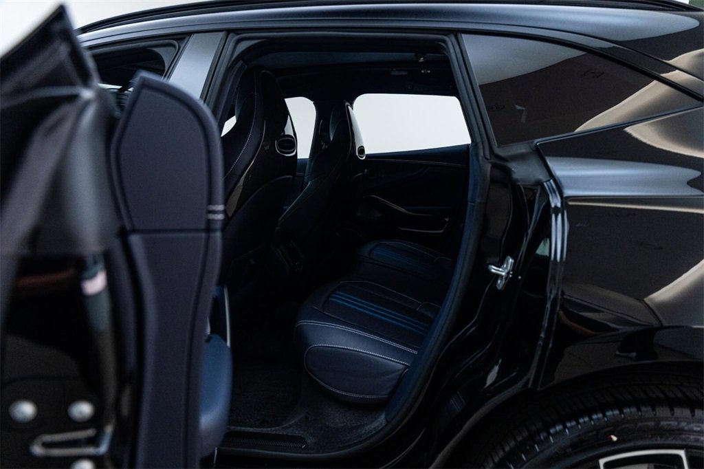 Used 2025 Aston Martin DBX 707 image 27