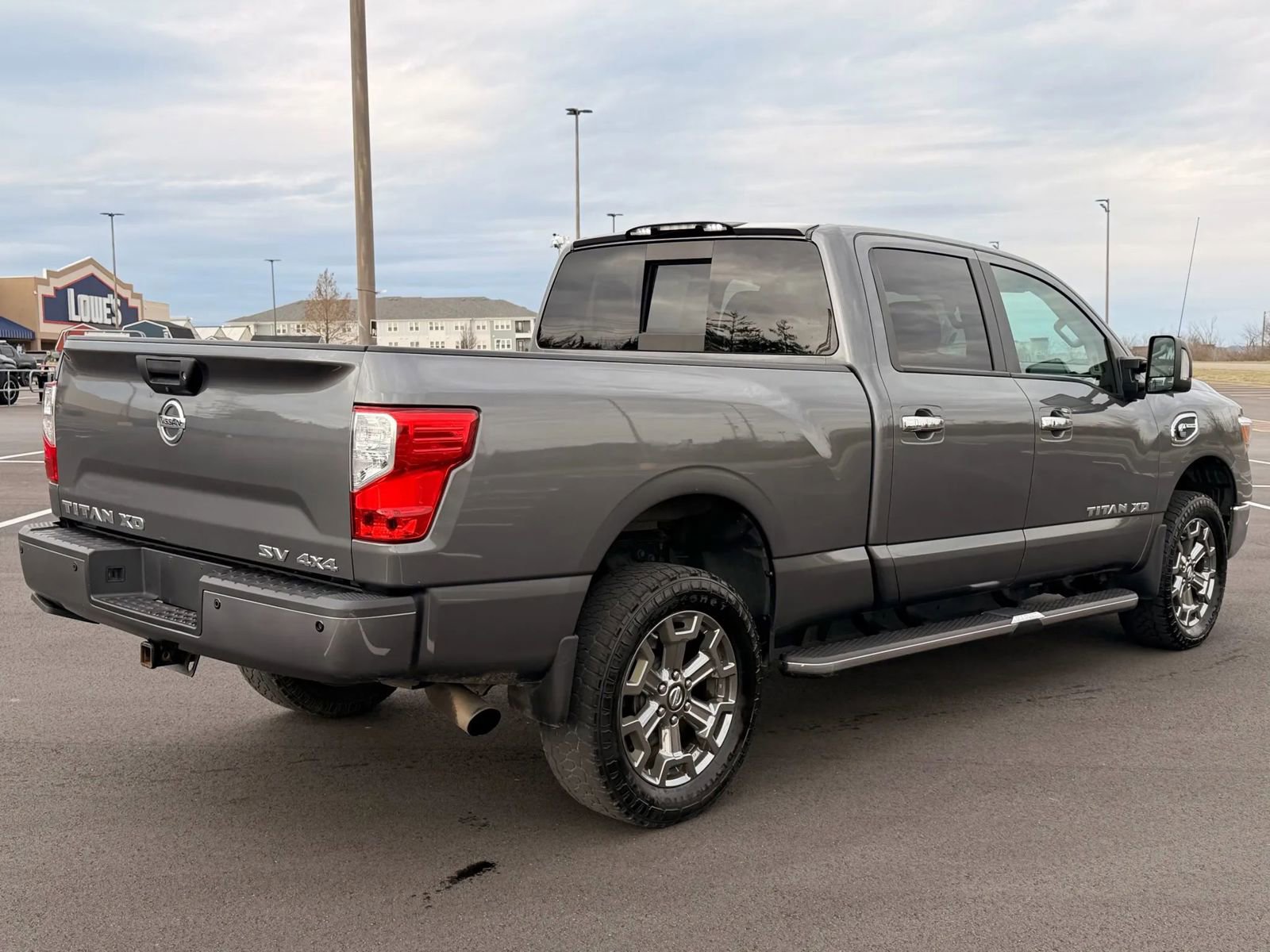 Used 2019 Nissan Titan SV w/ SV Convenience Package image 6