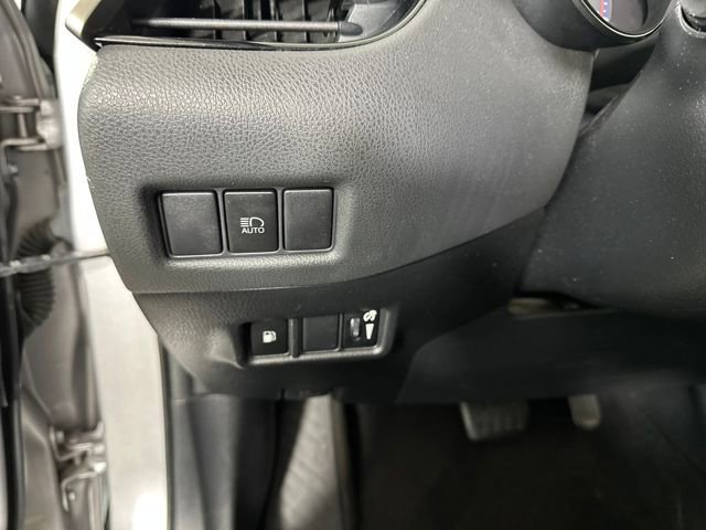 Used 2019 Toyota C-HR XLE image 19