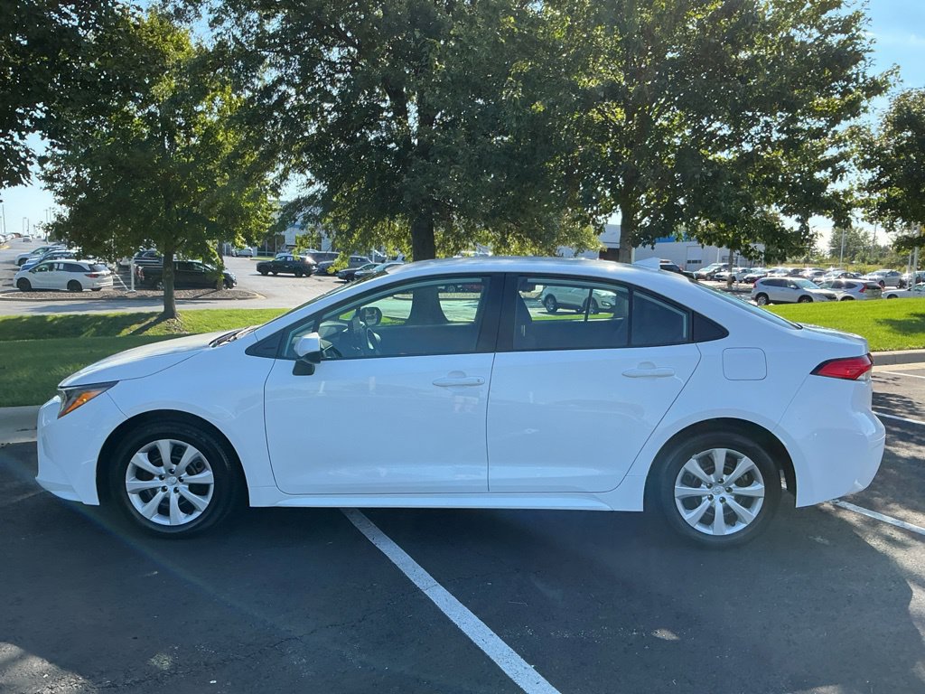 Used 2025 Toyota Corolla LE FWD image 7
