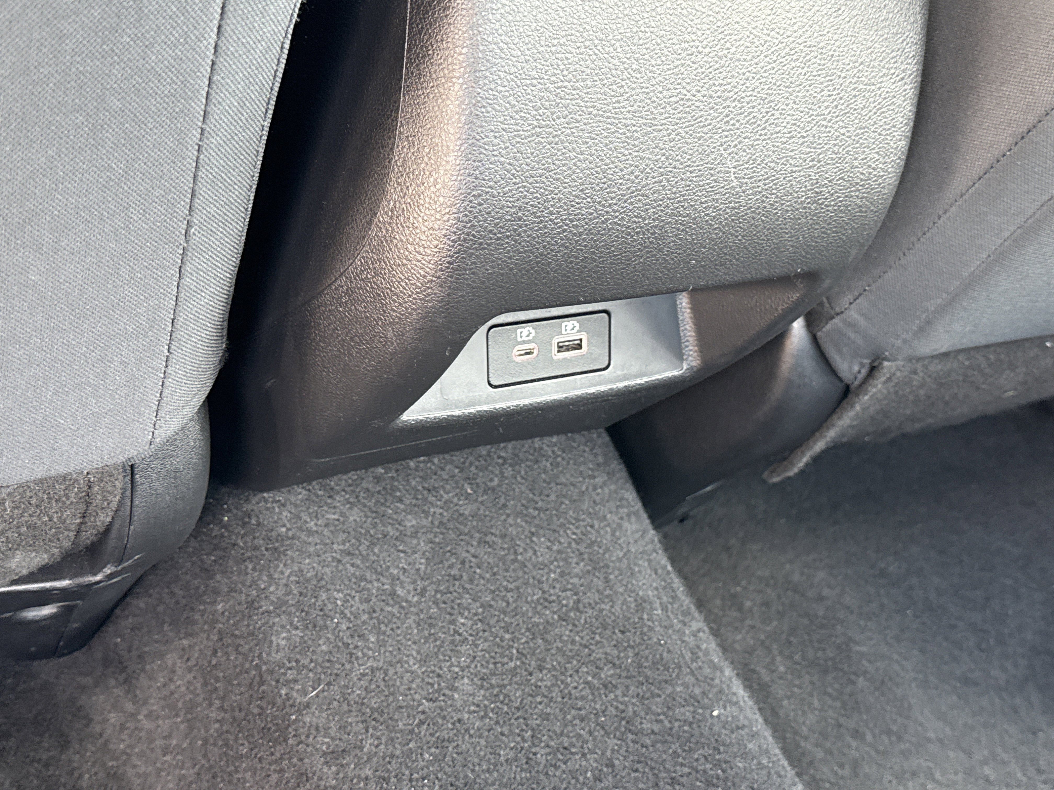 Used 2025 Nissan Altima 2.5 SV image 12