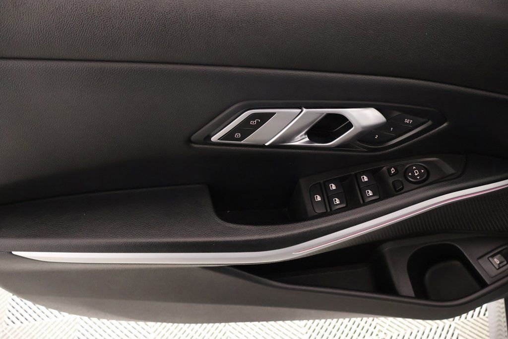 Used 2023 BMW 330i xDrive Sedan image 17
