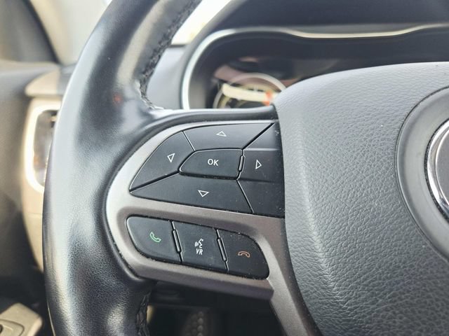 Used 2021 Jeep Cherokee Limited AWD/4WD image 17