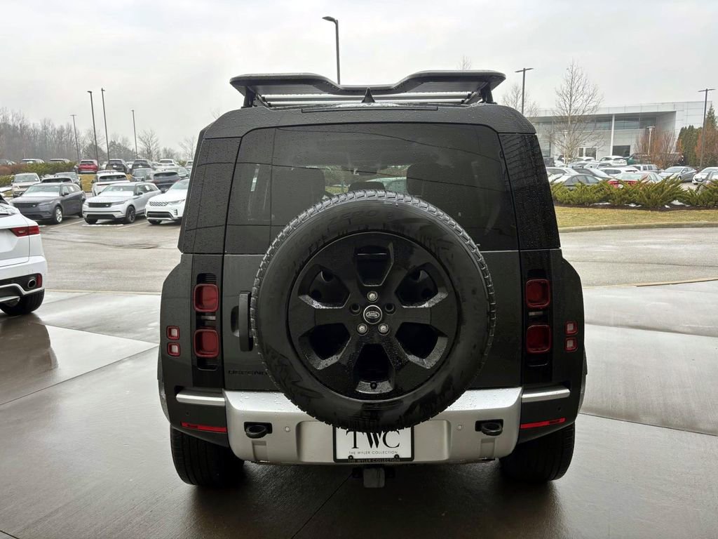 Used 2025 Land Rover Defender 110 S image 36