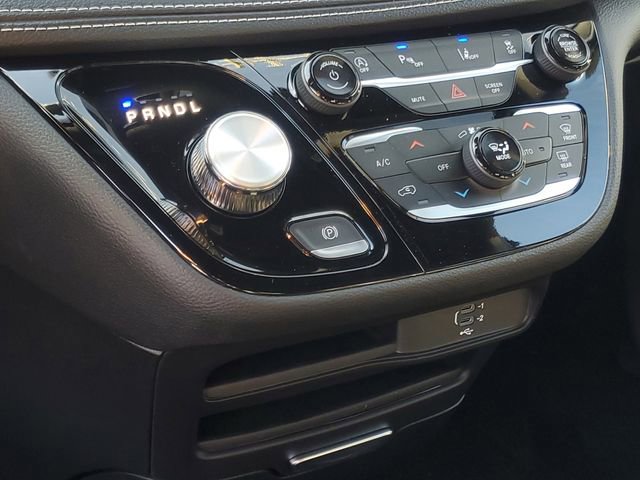 New 2026 Chrysler Pacifica Select AWD/4WD image 13