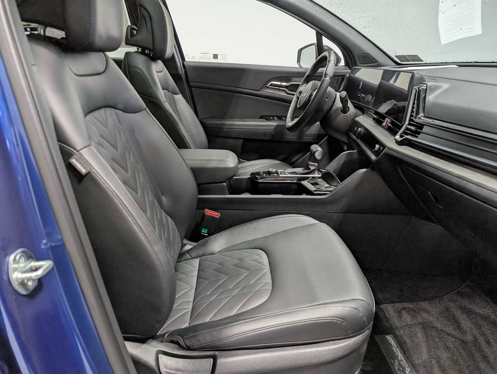 Used 2025 Kia Sportage X-Line w/ Premium Package image 40