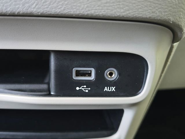 Used 2020 Chrysler Pacifica Touring-L FWD image 16