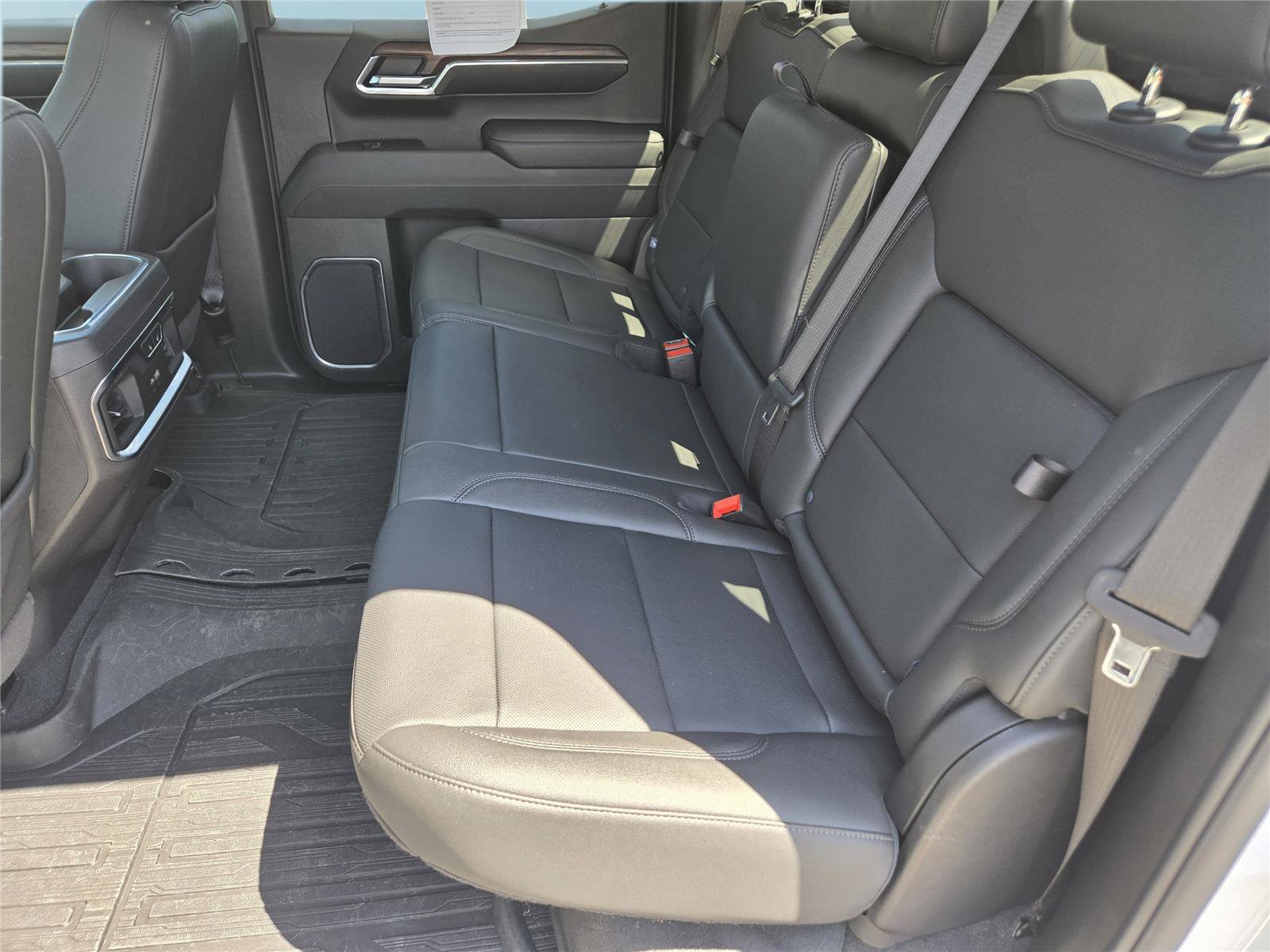 Used 2024 GMC Sierra 1500 SLT AWD/4WD image 18