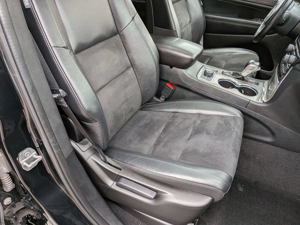 Used 2022 Jeep Grand Cherokee Laredo X AWD/4WD image 28