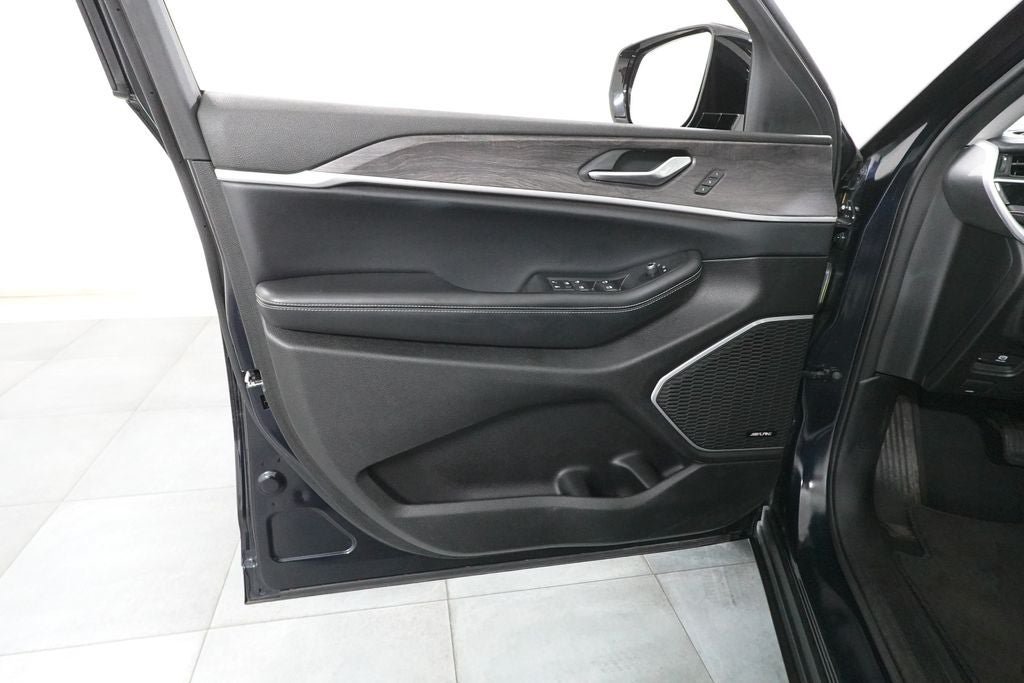 Used 2024 Jeep Grand Cherokee Limited 4xe AWD/4WD image 21