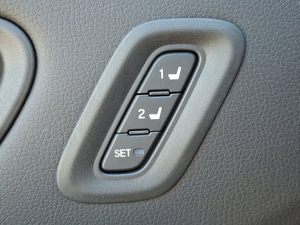 Used 2025 Honda Pilot Black Edition image 24