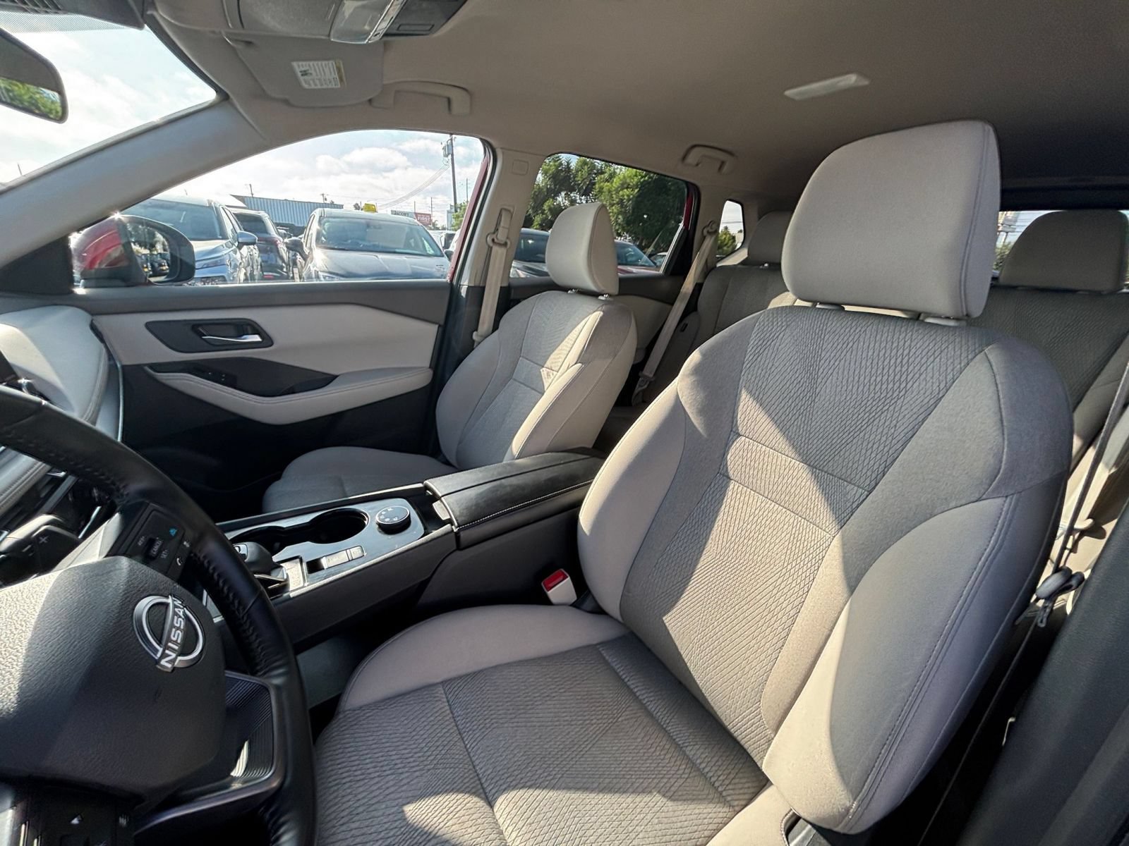 Used 2025 Nissan Rogue SV AWD/4WD image 37