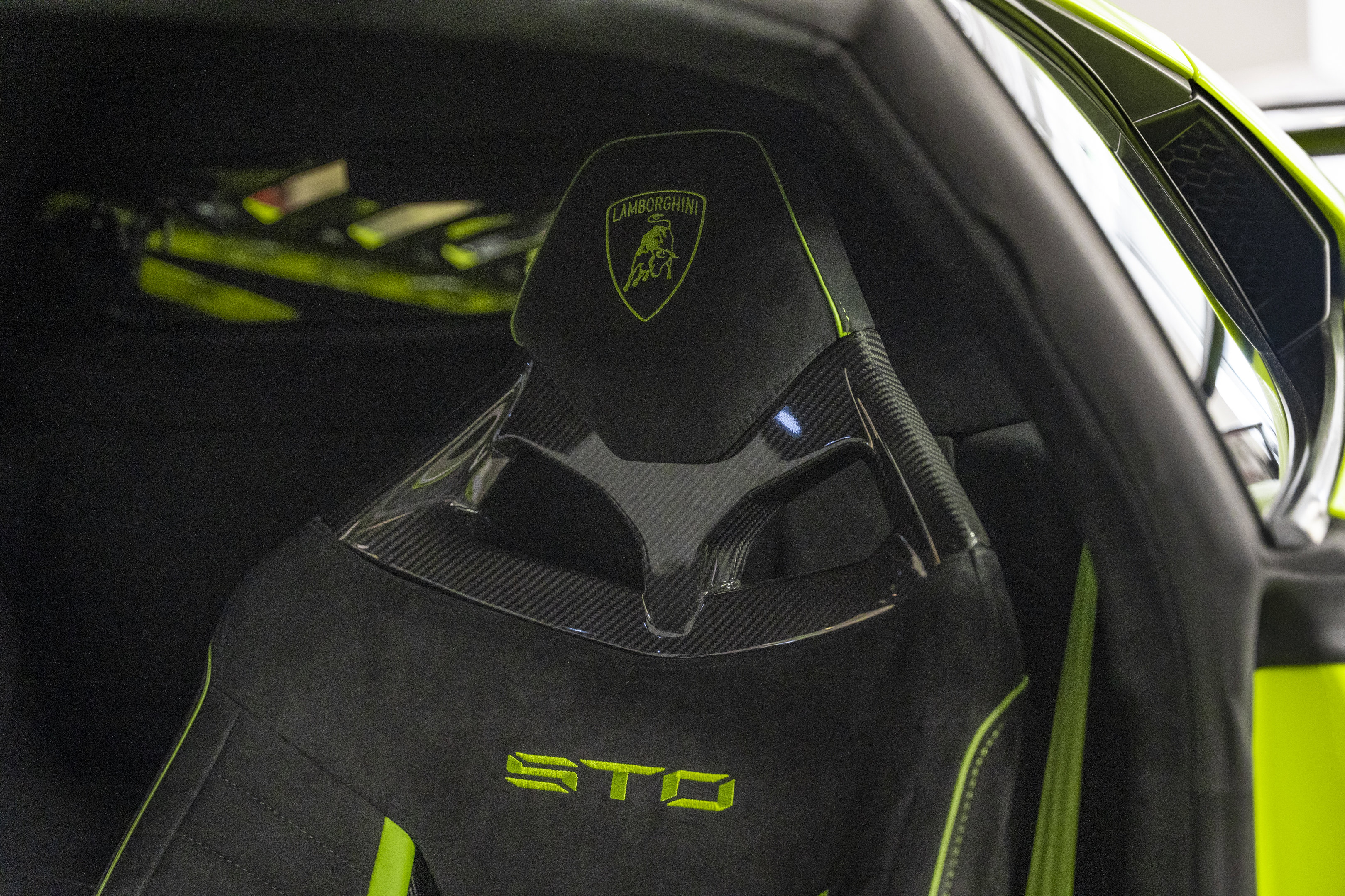 Used 2023 Lamborghini Huracan STO RWD image 41