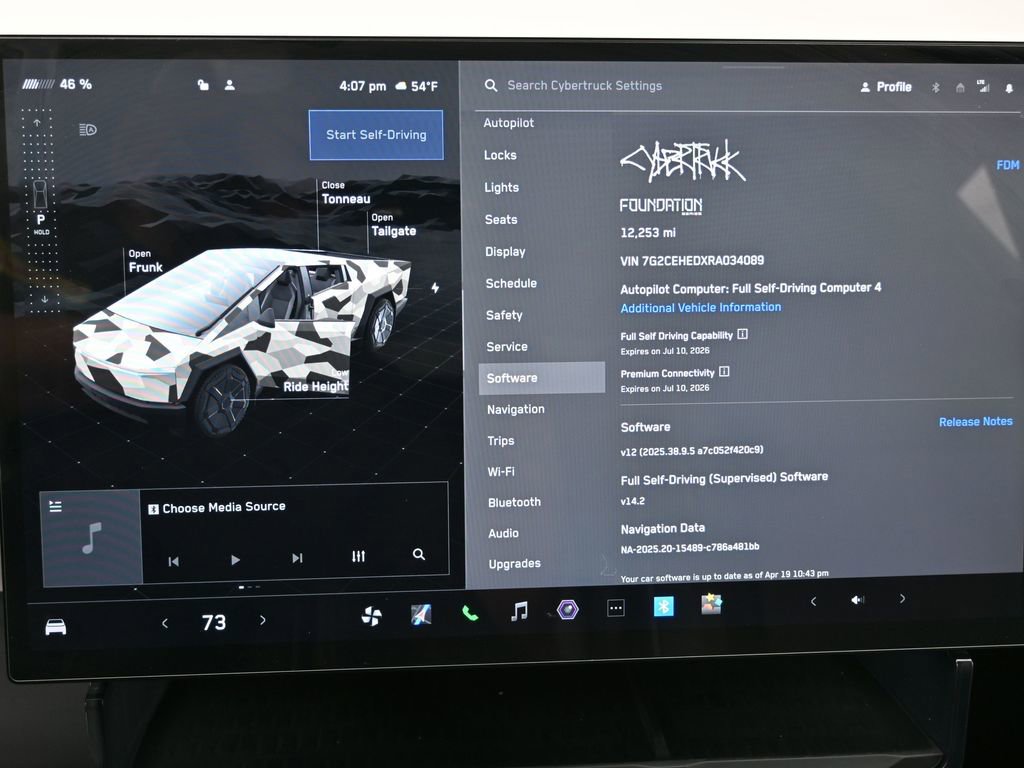 Used 2024 Tesla Cybertruck AWD Crew Cab image 29