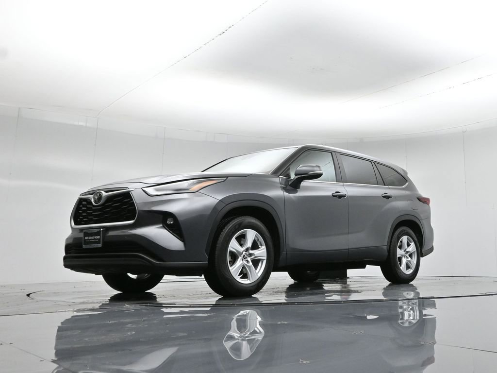Used 2024 Toyota Highlander LE image 51