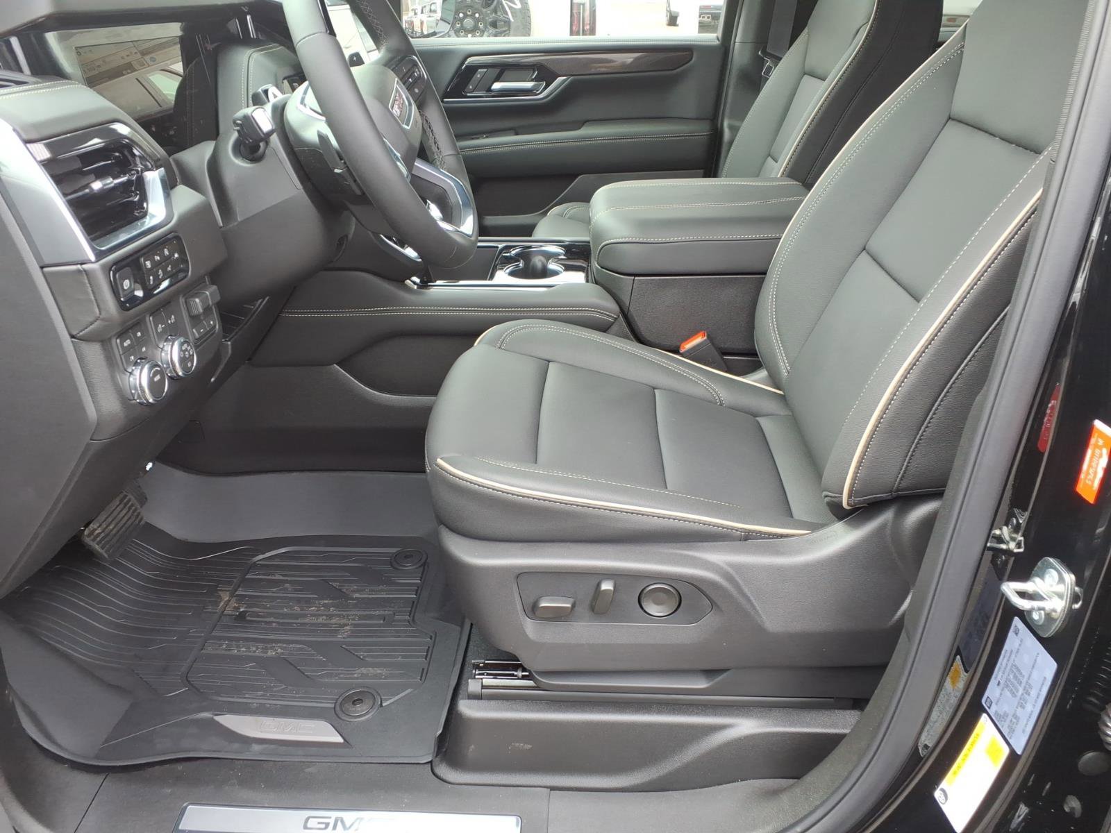 New 2026 GMC Yukon XL Elevation w/ Elevation Premium Package image 17