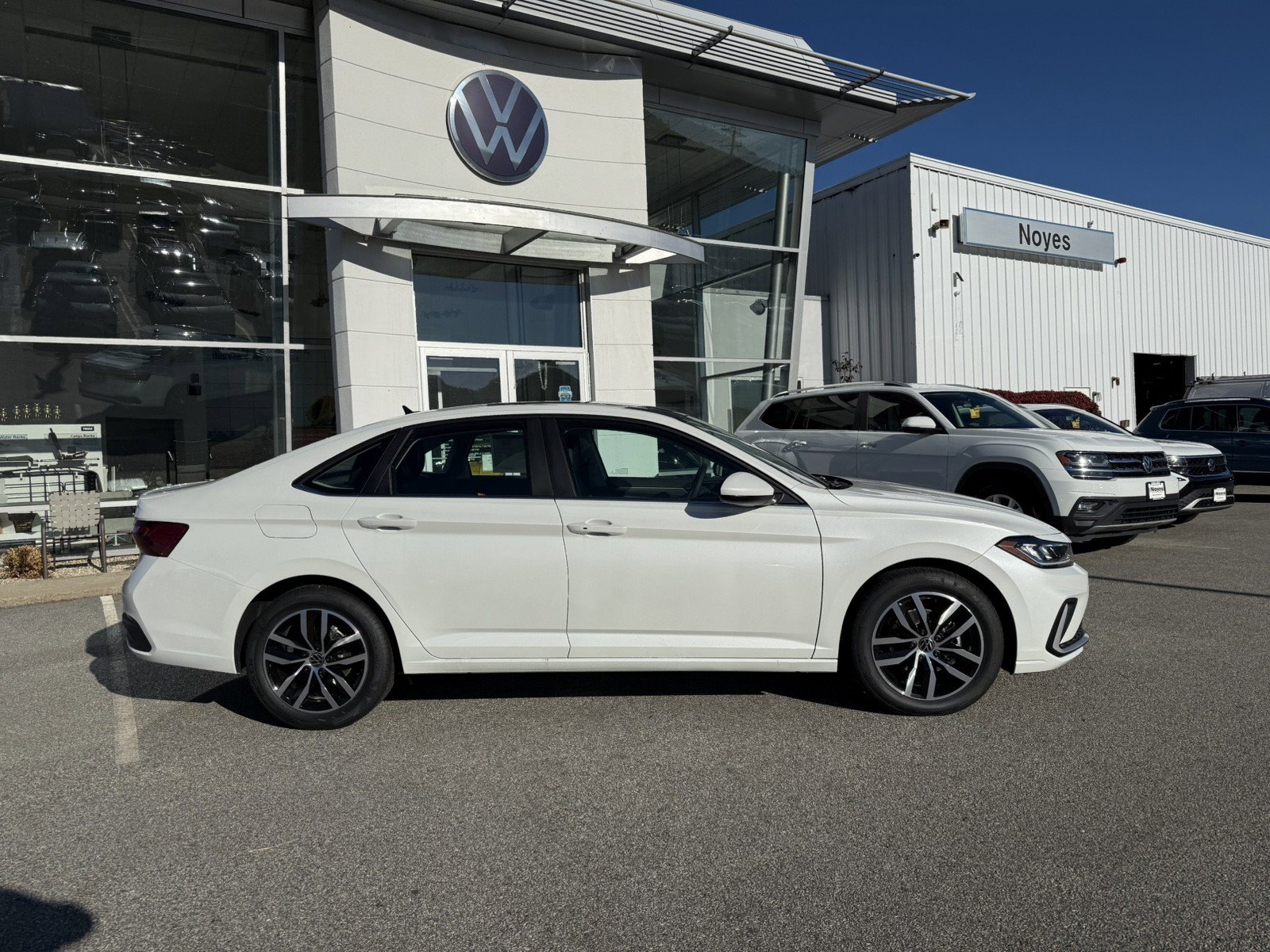 New 2026 Volkswagen Jetta SE image 3