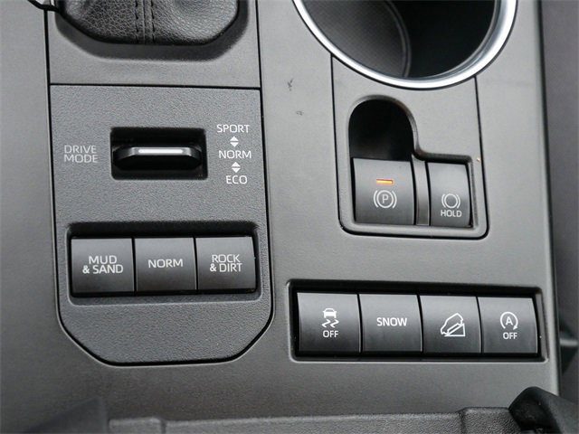 Used 2020 Toyota Highlander LE image 23