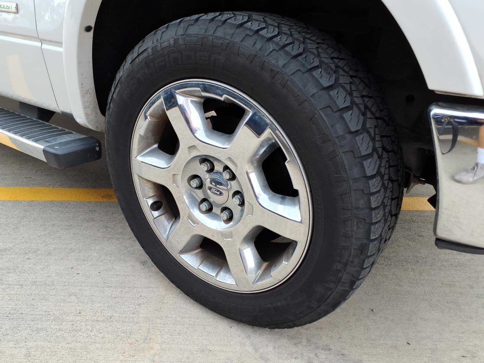 Used 2014 Ford F150 Lariat w/ Equipment Group 502A Luxury image 4