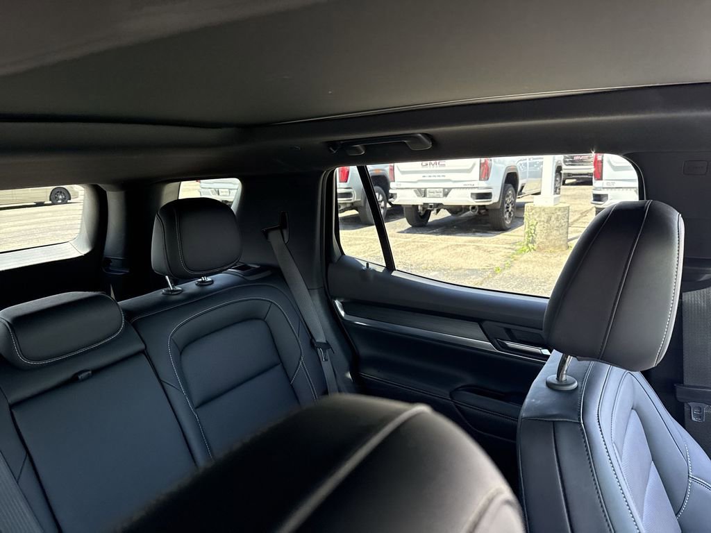 Used 2025 GMC Terrain Elevation w/ Elevation Premium Package AWD/4WD image 14