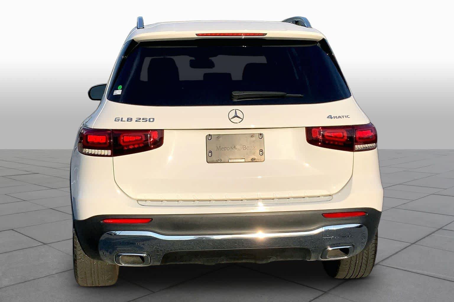 Used 2023 Mercedes-Benz GLB 250 4MATIC image 5