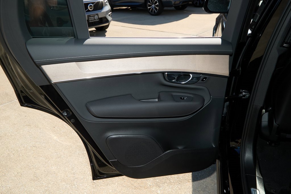 New 2026 Volvo XC90 B6 Plus w/ Protection Package Premier image 25