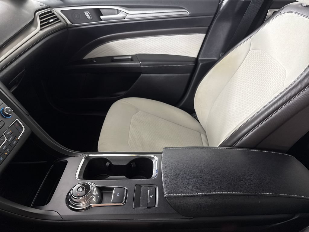 Used 2019 Ford Fusion SE w/ Equipment Group 151A FWD image 22