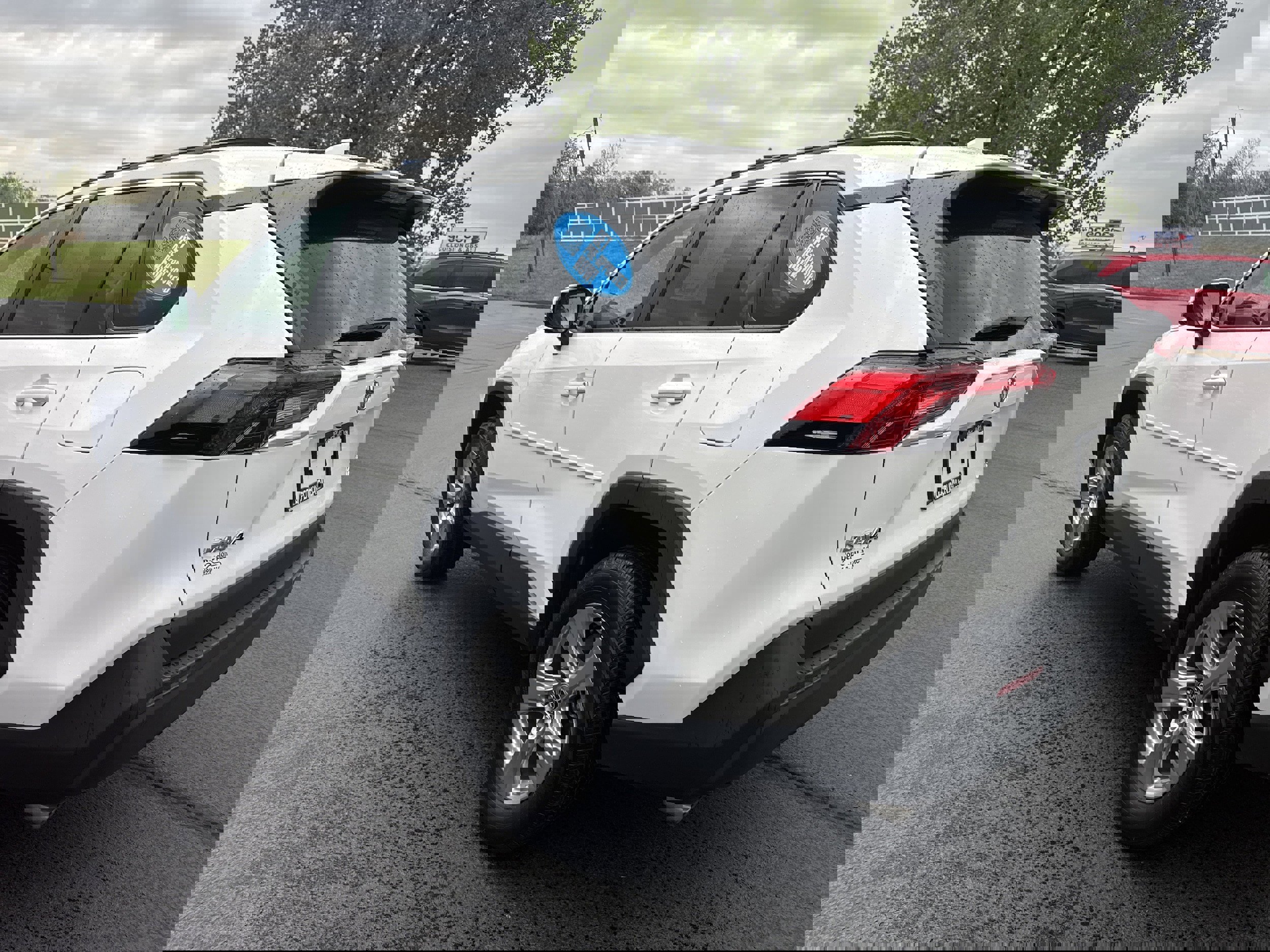 Used 2022 Toyota RAV4 XLE w/ XLE Grade Weather Package AWD/4WD image 11