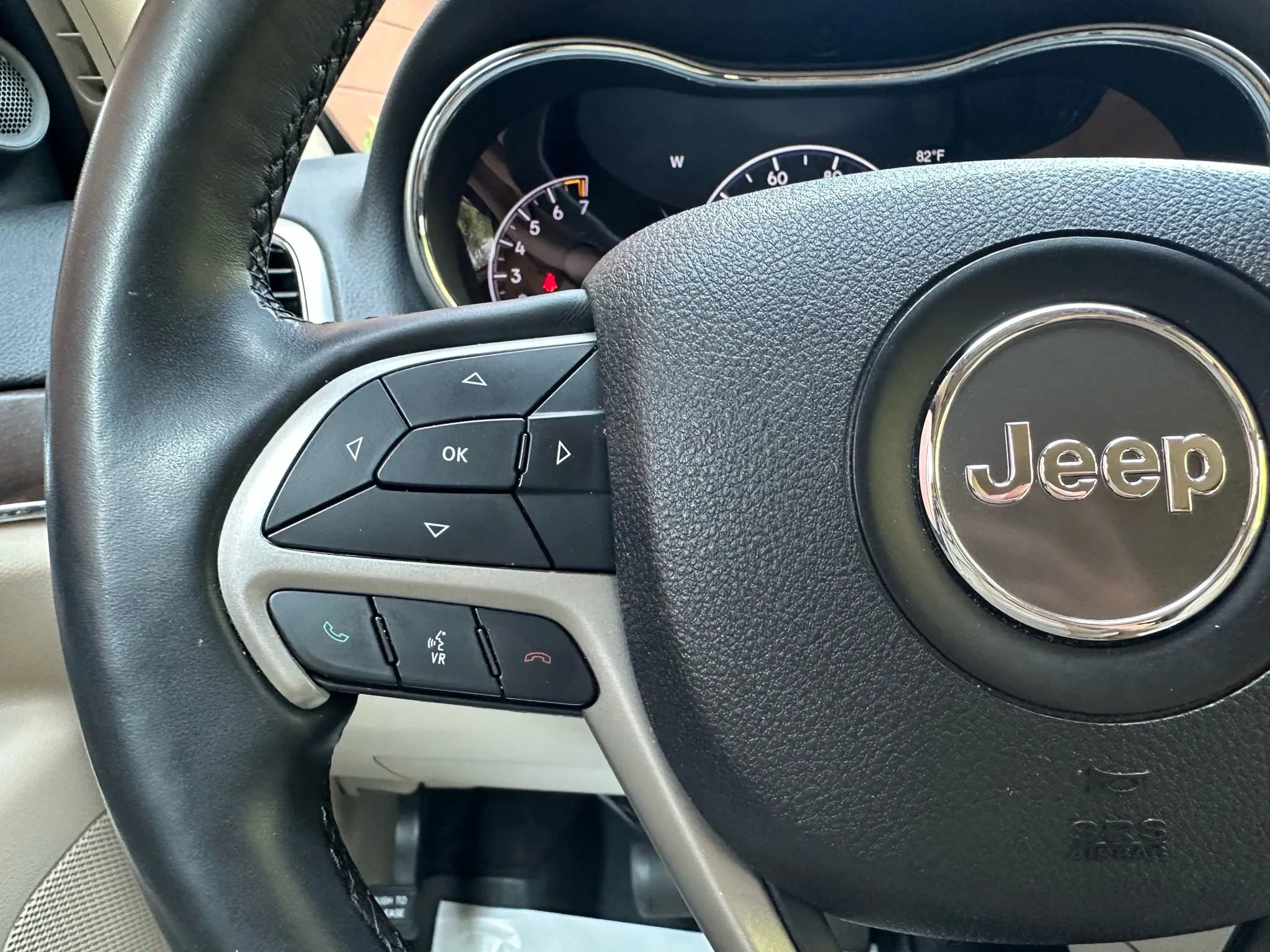 Used 2018 Jeep Grand Cherokee Limited w/ Luxury Group II image 20