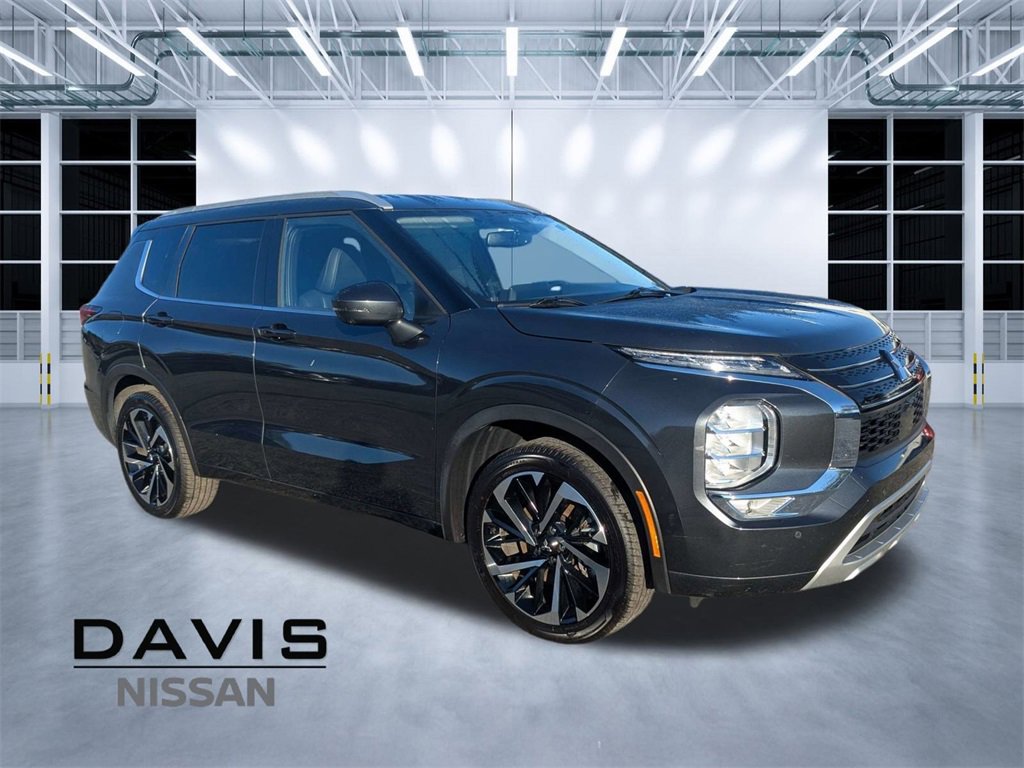 Used 2024 Mitsubishi Outlander SEL image 1