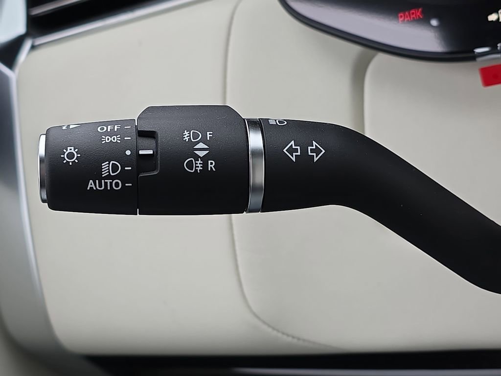 New 2026 Land Rover Range Rover SE image 27