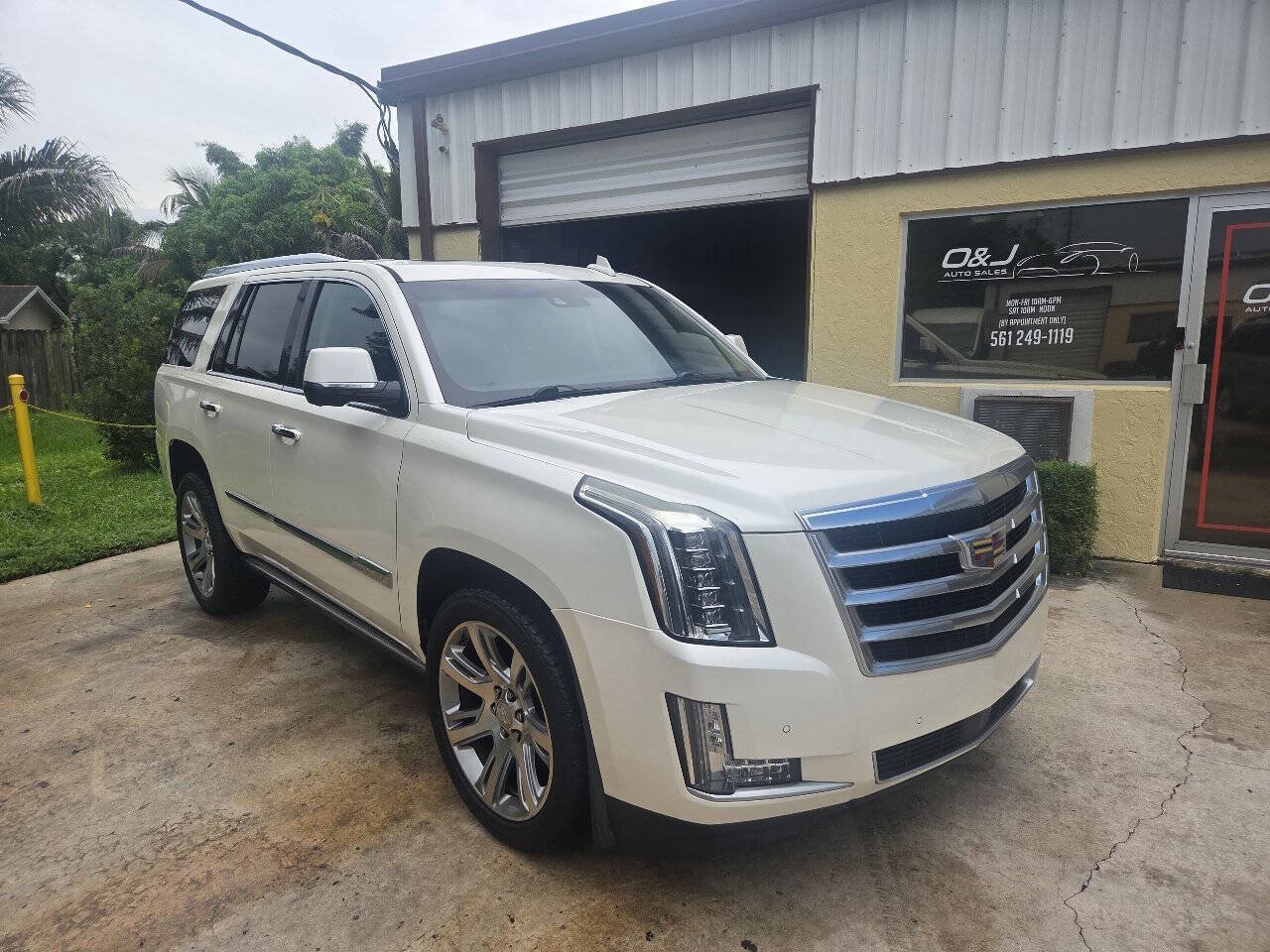 Used 2015 Cadillac Escalade Premium RWD video 1