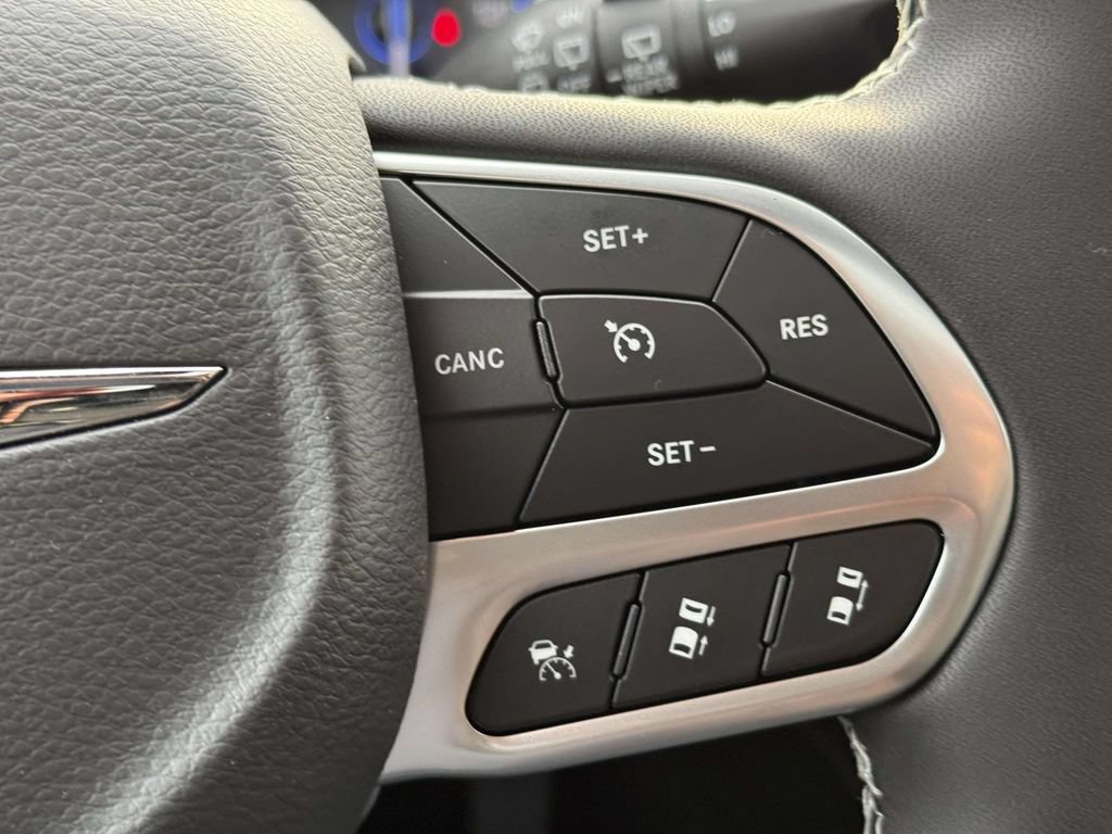 New 2026 Chrysler Pacifica Limited w/ Uconnect Theater Family Group AWD/4WD image 27