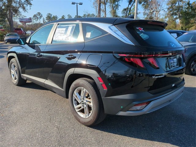 New 2025 Hyundai Tucson SE image 7