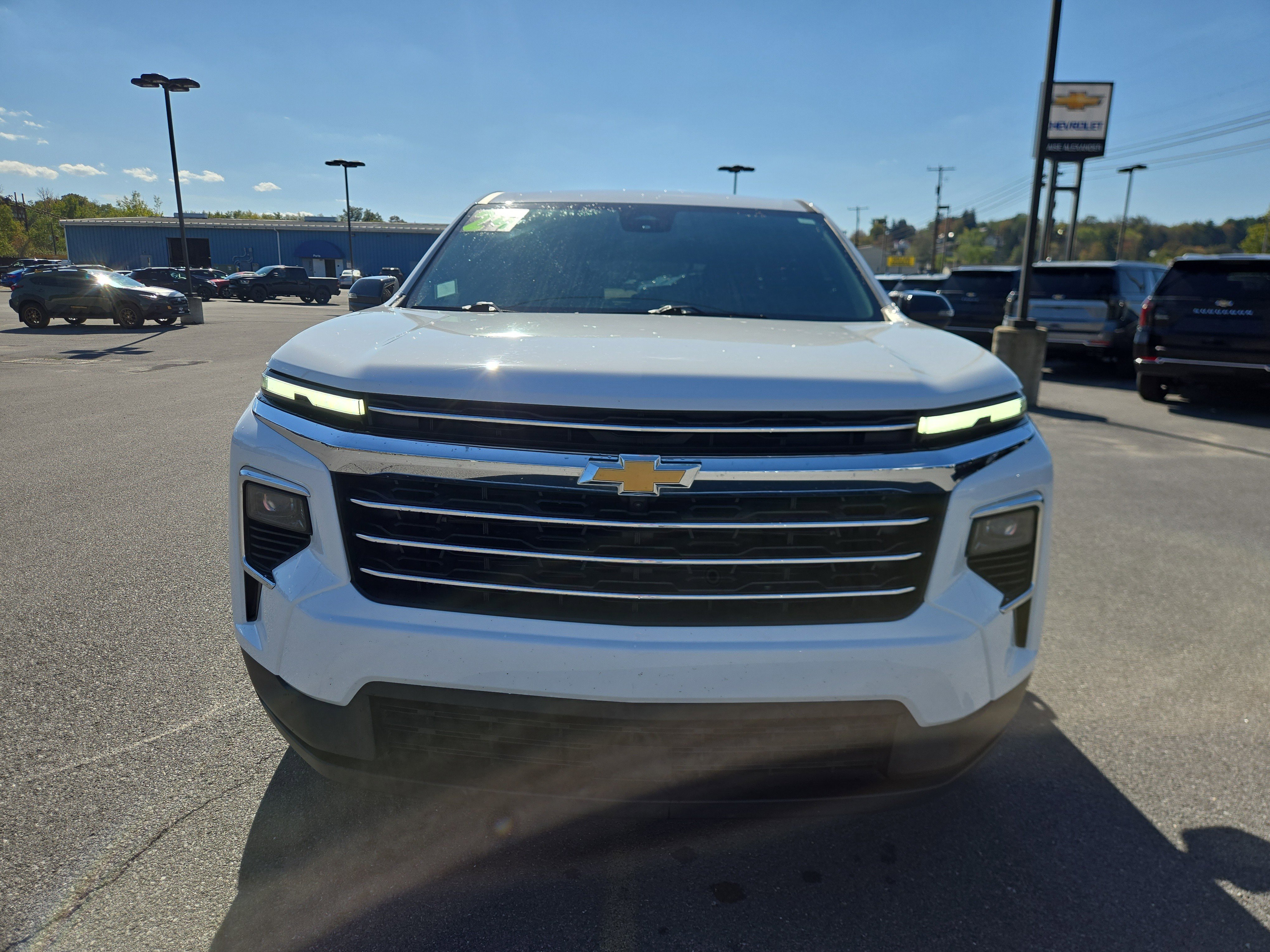 Used 2024 Chevrolet Traverse LT image 9