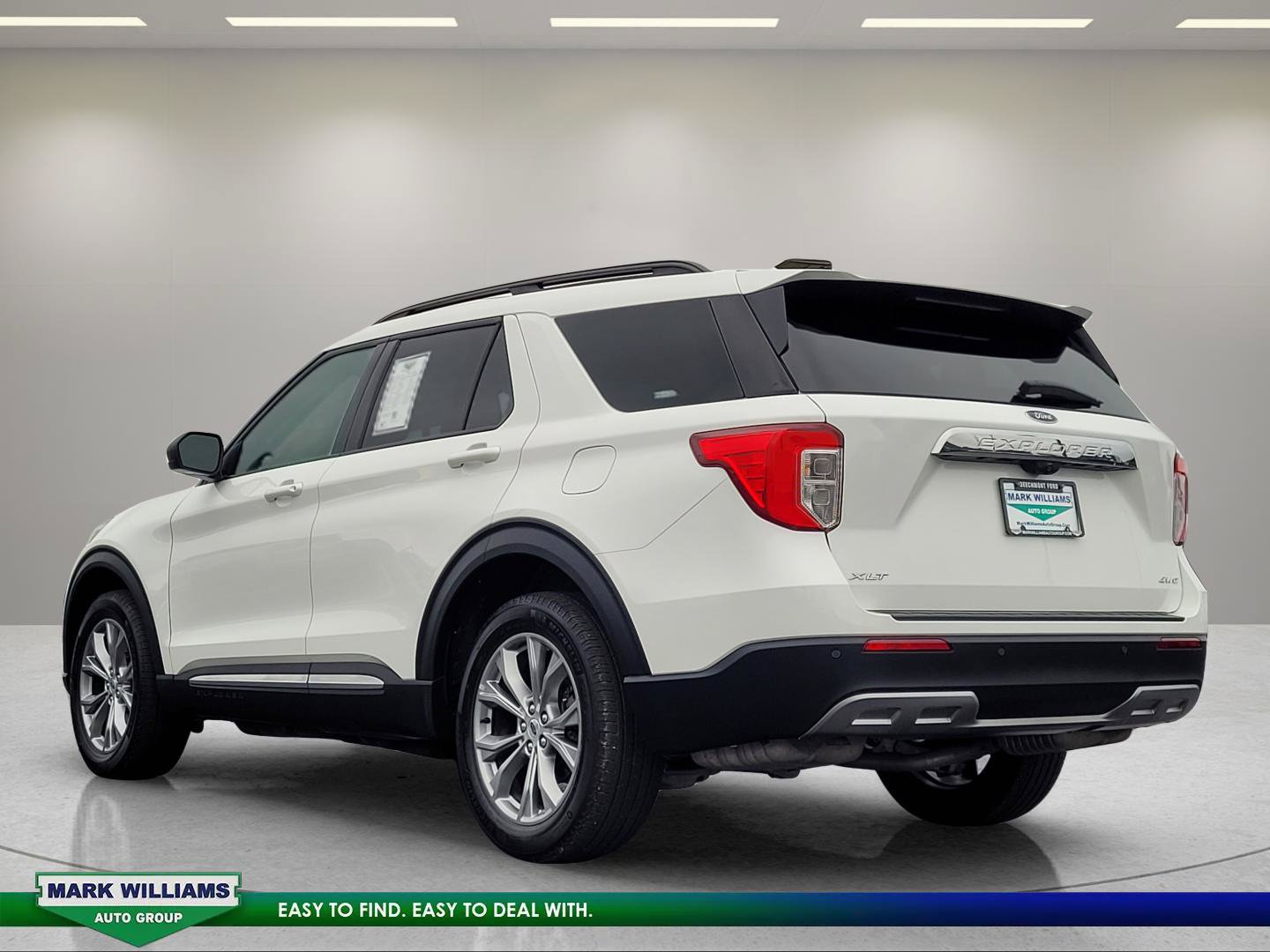Used 2022 Ford Explorer XLT w/ Equipment Group 202A AWD/4WD image 6
