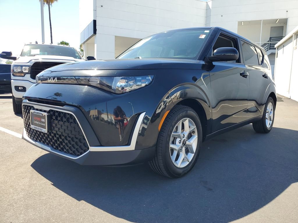 Used 2023 Kia Soul S image 2